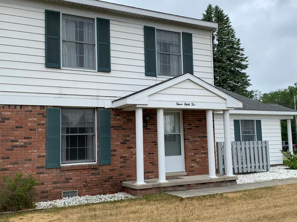 1282 Hobbs Dr, Alpena, MI 49707