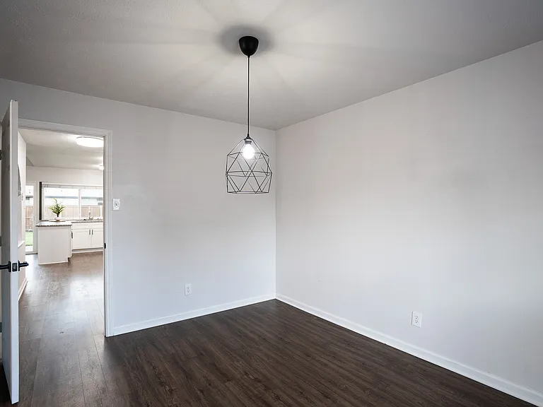 5097 Roberts Dr — Photo 18