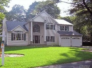3 Keystone Ct, Smithtown, NY 11787
