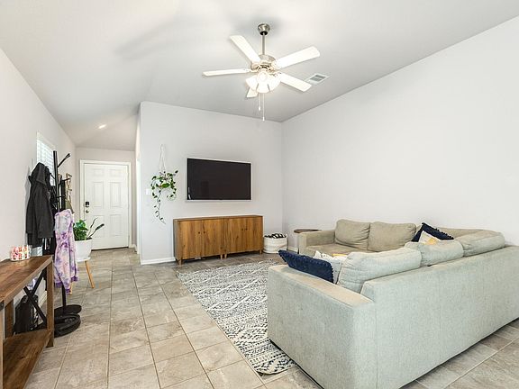5th image of 108 Cullen St