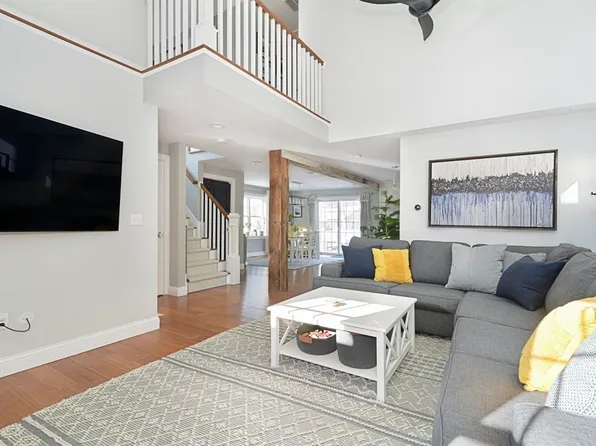 108 Killdeer Rd, Webster, MA 01570