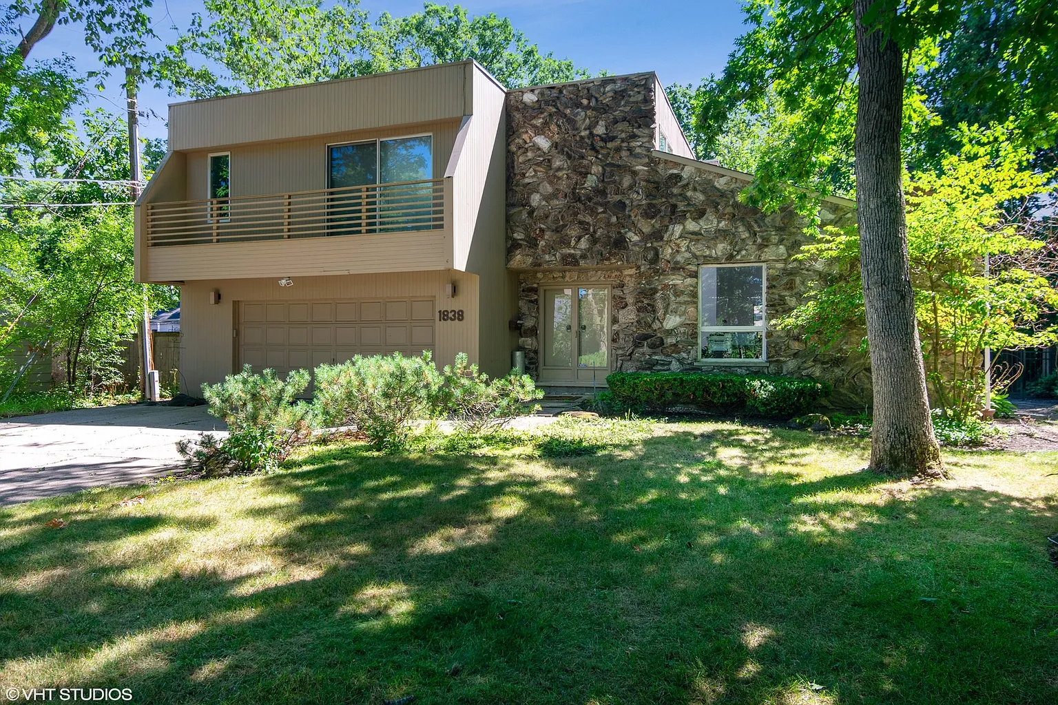 1838 Berkeley Rd photo 1