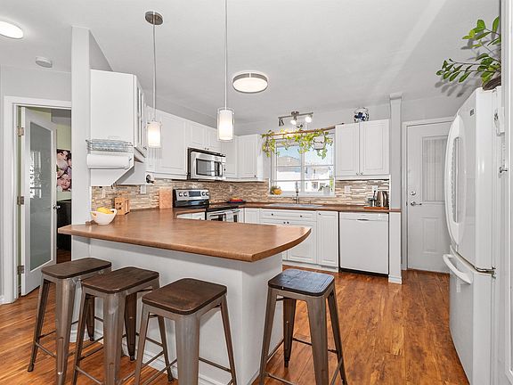 4th image of 5915 Vedder Rd #18