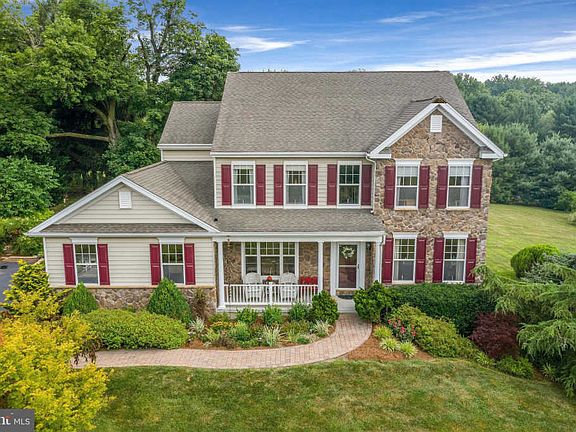 2nd image of 719 Baron Crest Way