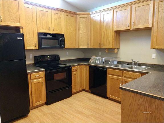 4th image of 545 Heritage Cir