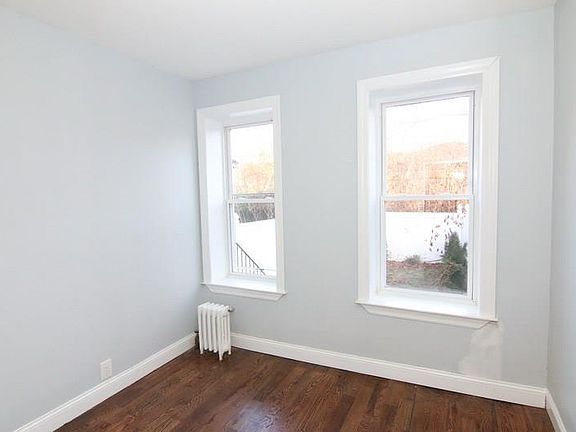 5th image of 2357 E 15th St
