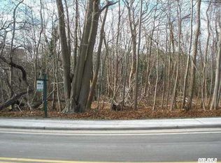 Station Ave, Bellport, NY 11713