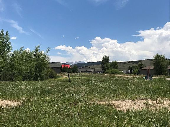 4th image of 571 Pioneer Dr