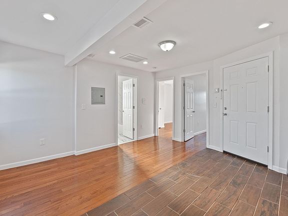 3rd image of 346 Sanford Ave Floor 3