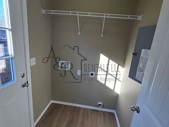 3rd image of 213 W Forest St