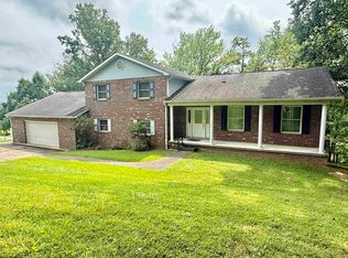 20 Bel Manor Dr, Fairmont, WV 26554
