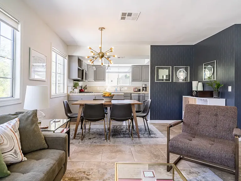 562 N Calle Marcus — Photo 8