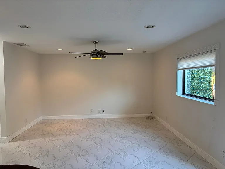 2199 Charleston #2199 — Photo 14