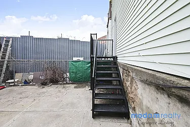 Rented by Moda Realty