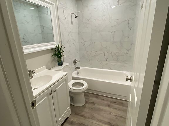 5th image of 5676 Calmor Ct APT 1