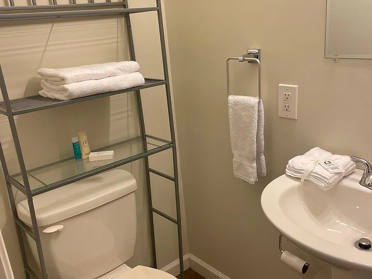 164 Jonathan Ln — Photo 12
