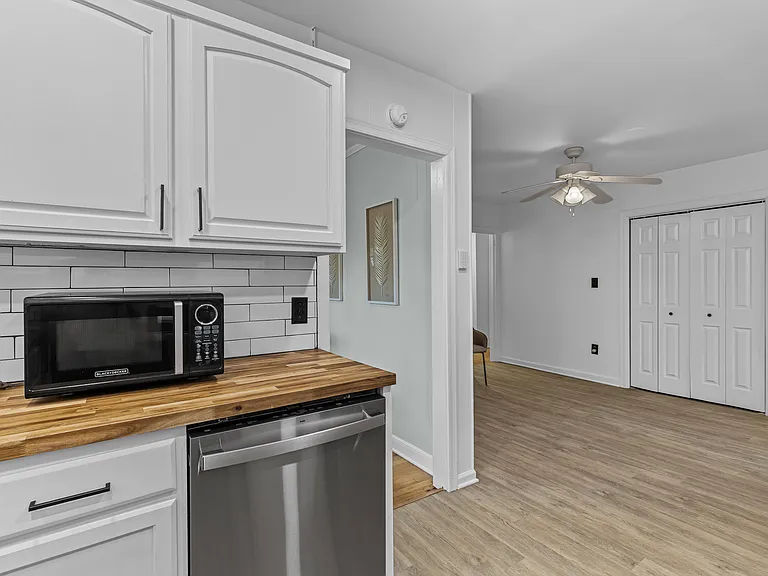 5475 Lauradell Ave — Photo 24