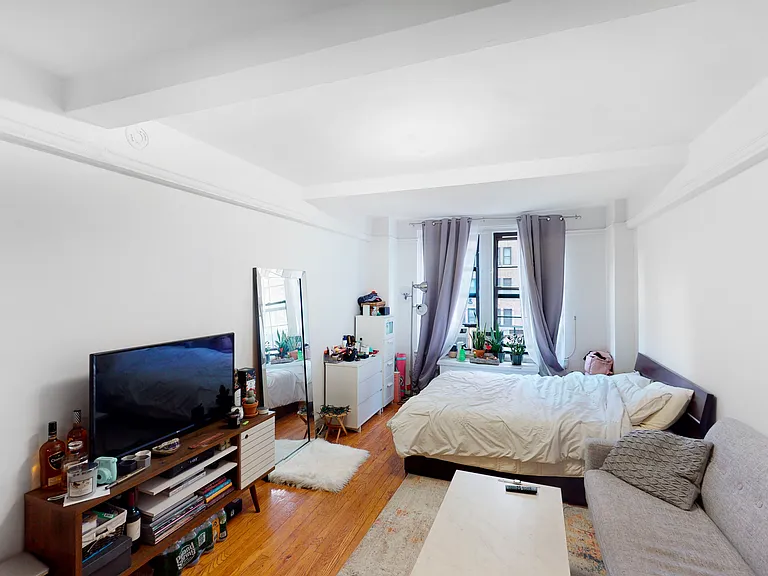 50 W 72nd St #303 — Photo 3
