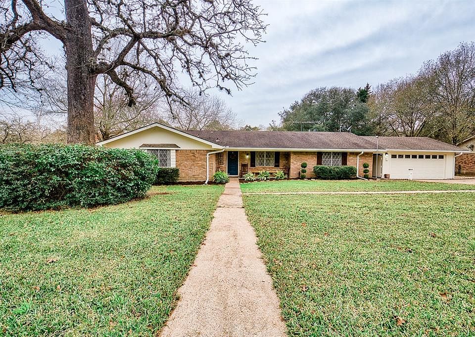 1st image of 3013 Possum Trot St
