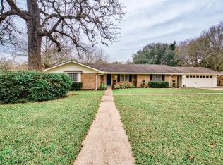 3013 Possum Trot St, Brenham, TX 77833