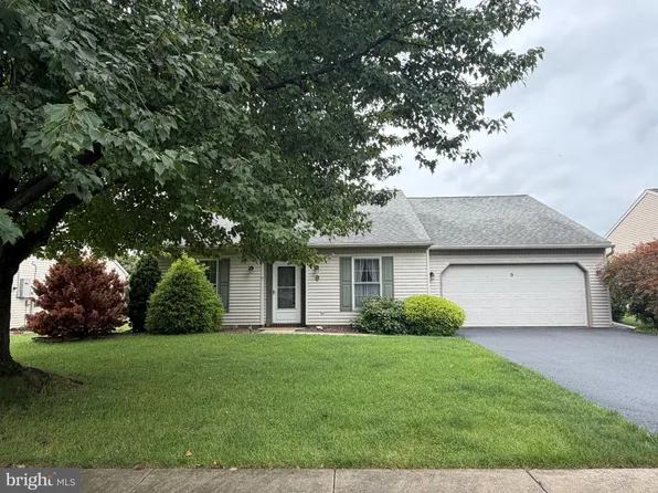 9 Lakeview Dr, Myerstown, PA 17067
