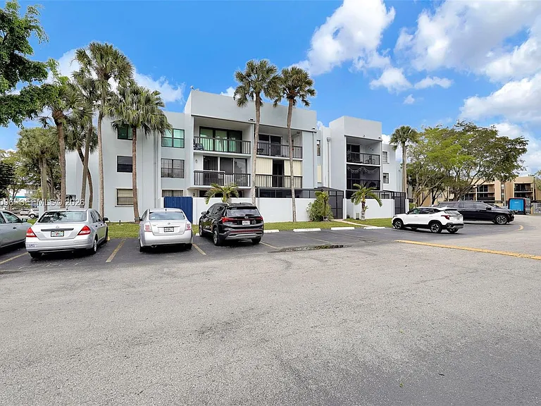 10825 SW 112th Ave #216 — Photo 39