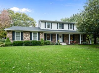 1136 Huntleigh Dr, Naperville, IL