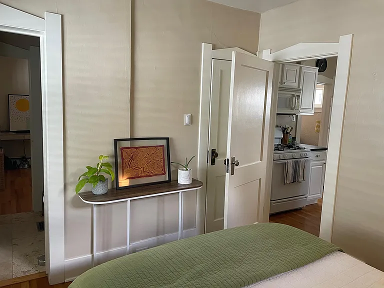 Back bedroom with furniture ideas