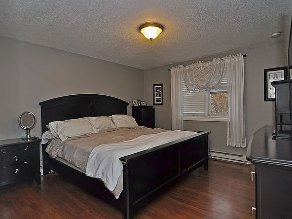 4th image of 12 Malvern Ave