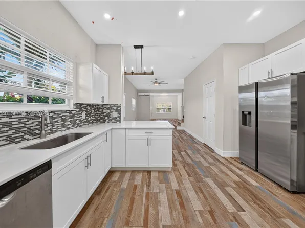 331 NW 1st Ave, Boynton Beach, FL 33435