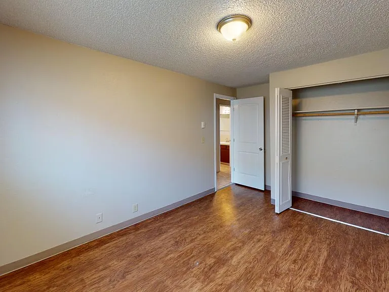 240 W Furnish Ave #5 — Photo 6