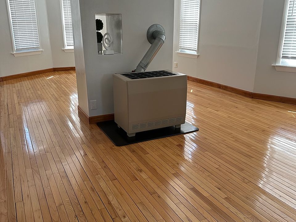 1st image of 107 Rodney St #2