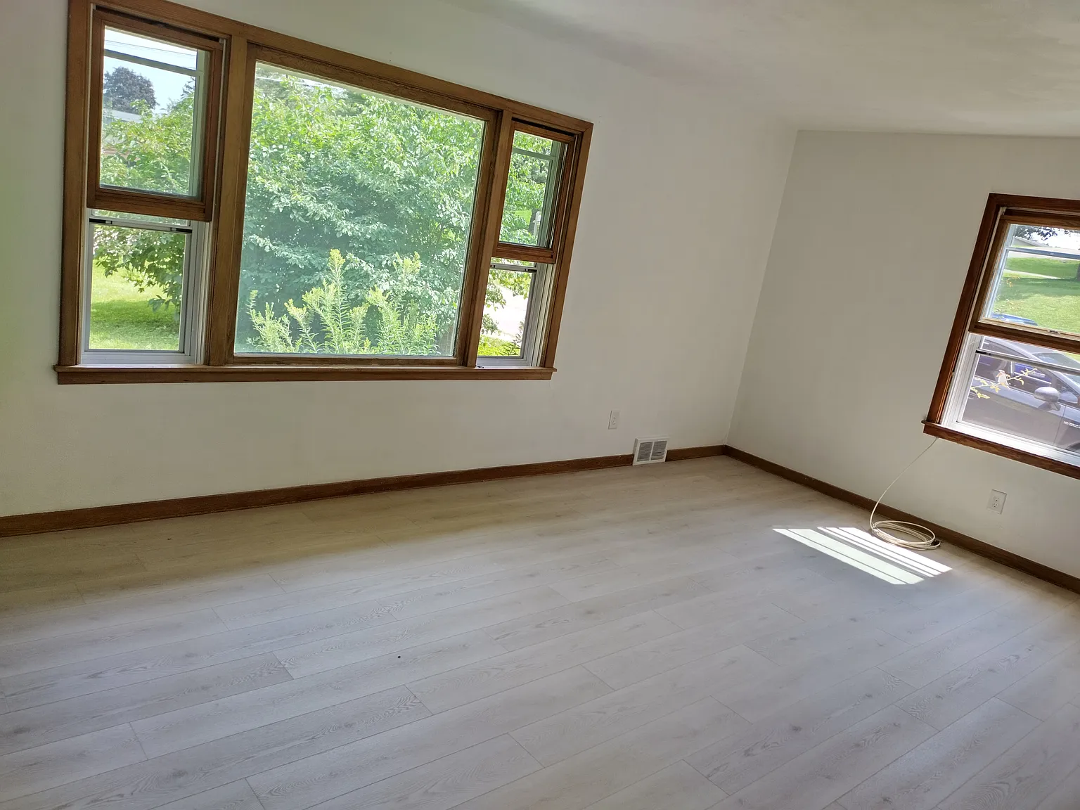 3 bed, 1.5 bath, 1328 sqft, $1,890 — Photo 4