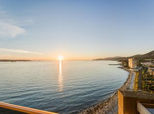 2250 Bellevue Ave #10, West Vancouver, BC V7V1C6