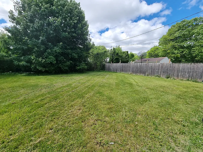 205 Berehaven Dr — Photo 10