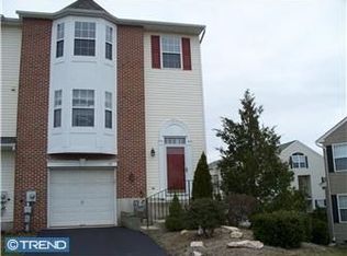 10 Graymont Cir, Collegeville, PA 19426
