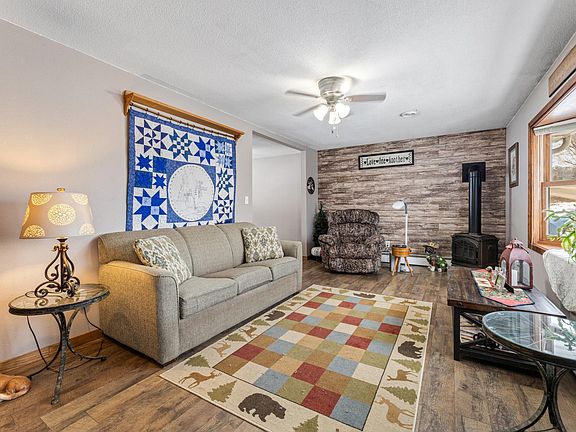 3rd image of 36 Skunk Hollow Rd