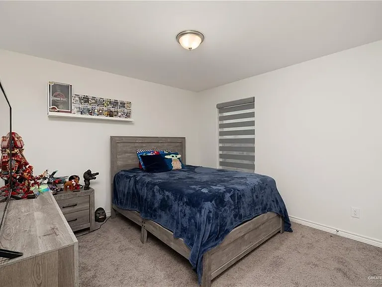 405 Olympic St — Photo 10