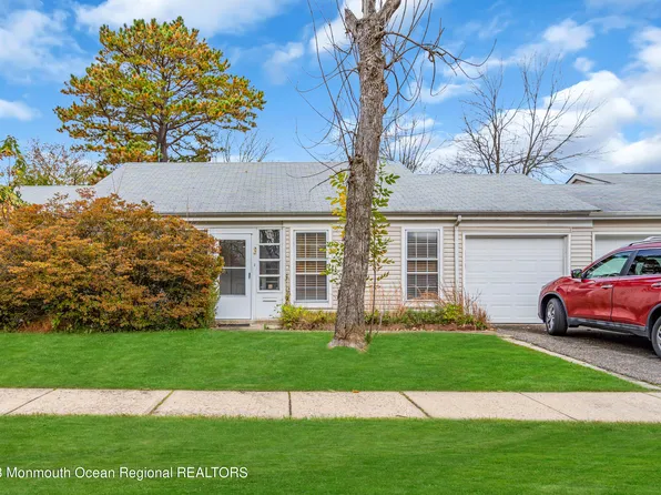 2A Petunia Drive, Lakewood, NJ 08701