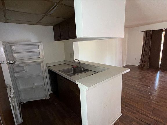 5th image of 7220 Fairway Dr APT G4