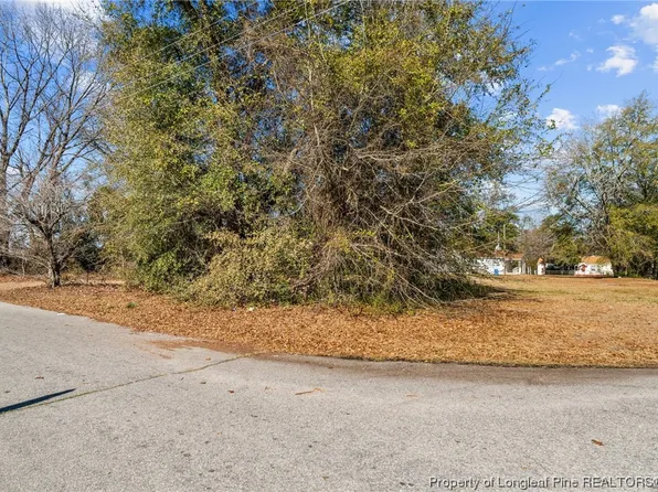 5101 Gavins St, Fayetteville, NC 28303