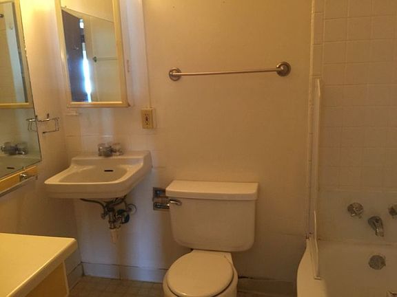 5th image of 13 N 32nd St APT 13