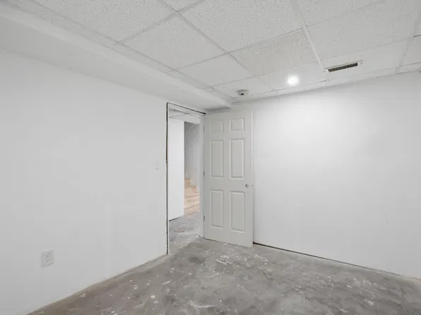 4029 Pulaski St, East Chicago, IN 46312
