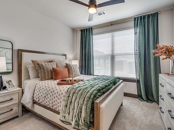 4th image of 2811 S Cooper St #2213