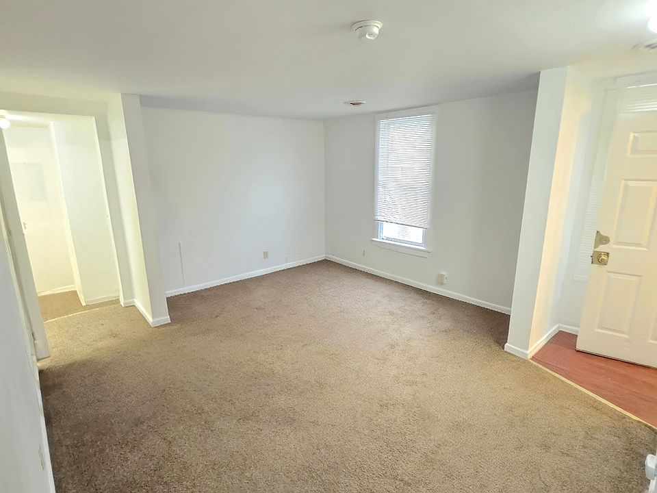 1st image of 142 Washington St #2