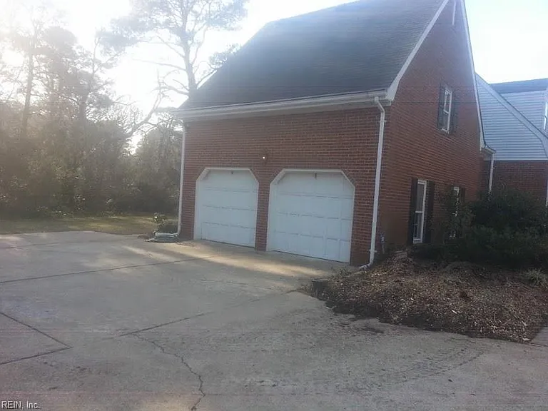 5135 Lake Shores Rd — Photo 4