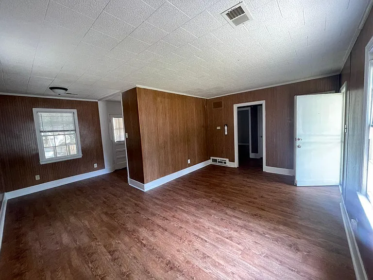 420 Hodges St — Photo 2