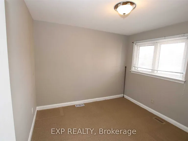 805 Glengrove St — Photo 14