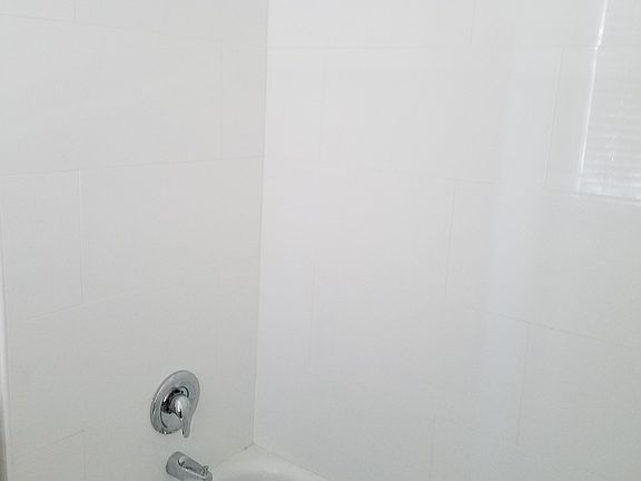 5th image of 802 N Federal Hwy APT 2