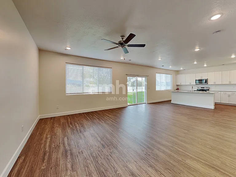 221 N Dry Creek Rd — Photo 6